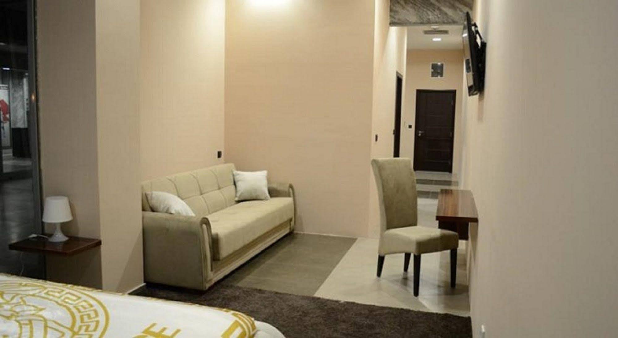 Hotel Metropolitan By Belgrade Arena Luaran gambar